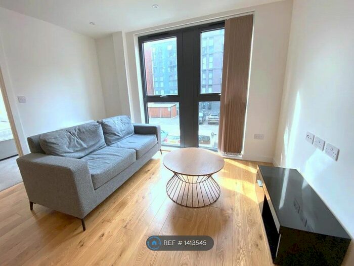 2 Bedroom Flat To Rent In Communication Row, Birmingham, B15