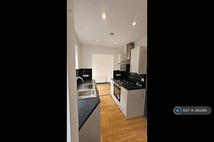 3 Bedroom Semi-Detached House To Rent In Hillside Avenue, Liverpool, L36