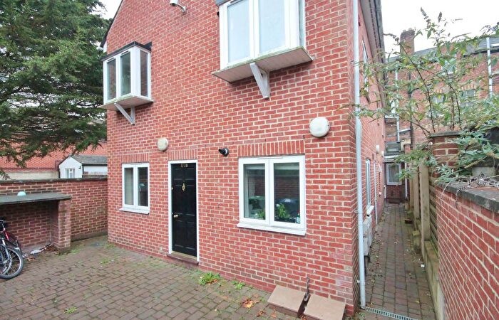 3 Bedroom Flat To Rent In Cowley Road, Oxford, OX4