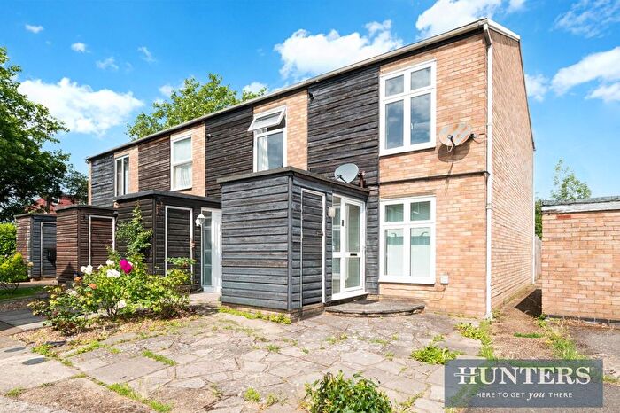 2 Bedroom End Terrace House For Sale In Edwards Close, Worcester Park, KT4