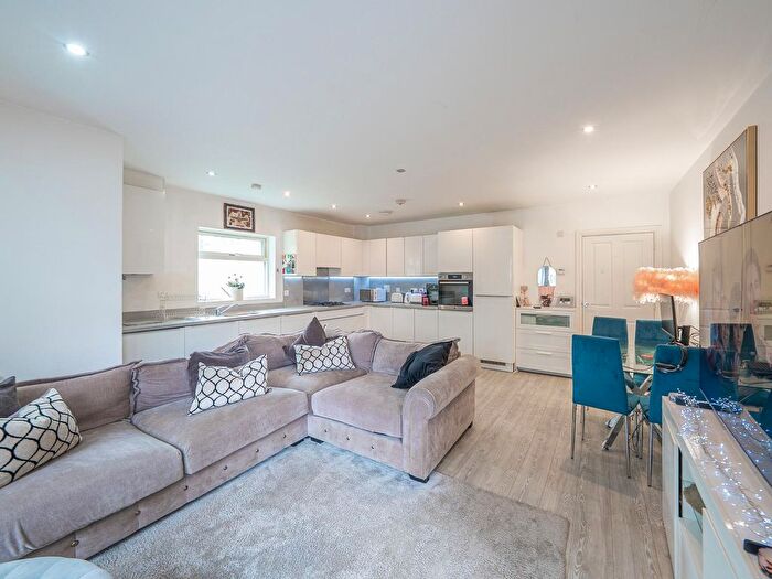 2 Bedroom Flat To Rent In Sudbury Hill, Sudbury, HA1