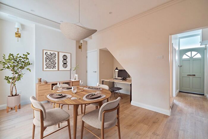 2 Bedroom Terraced House For Sale In Fountain Road, London, SW17