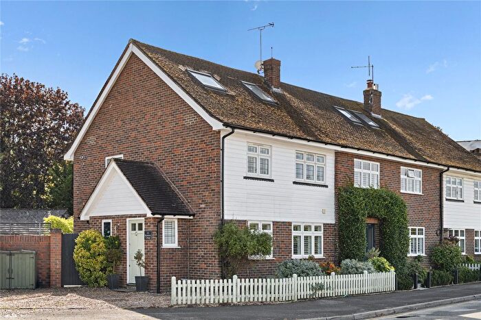 3 Bedroom End Of Terrace House For Sale In West End Lane, Esher, Surrey, KT10