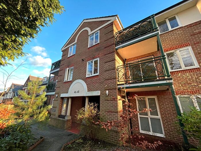 2 Bedroom Flat To Rent In The Crescent, Belmont, Sutton, SM2