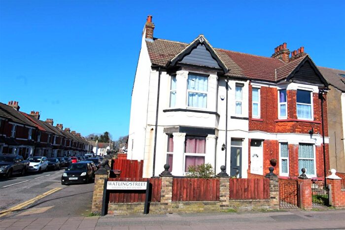 3 Bedroom Semi Detached House For Sale In Watling Street, Gillingham, ME7
