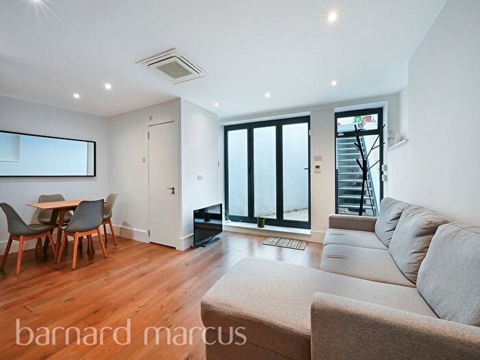 Studio To Rent In Shepherds Bush Road, London, W6