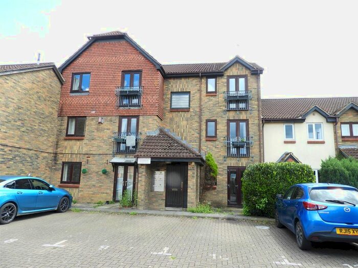 1 Bedroom Flat To Rent In Castilian Mews, Shaw, Swindon, SN5