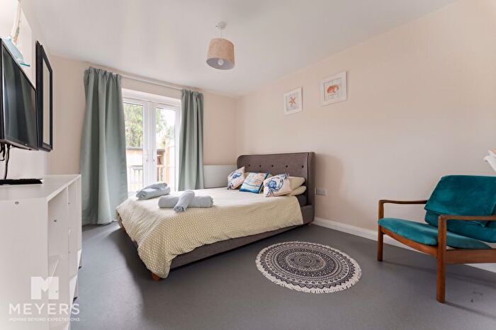 5 Bedroom Detached House To Rent In Kingfisher Close, West Moors, Ferndown, BH22