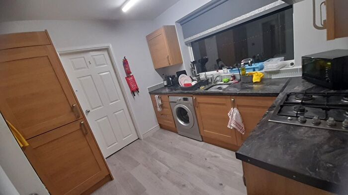 4 Bedroom Semi Detached House To Rent In Rivergreen, Nottingham, NG11