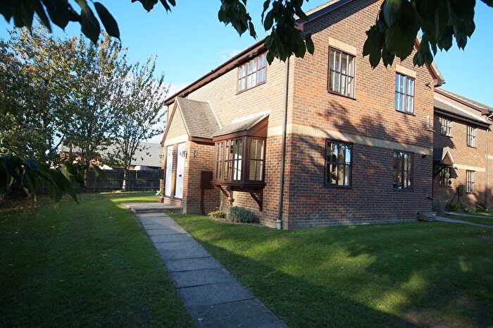 2 Bedroom Maisonette To Rent In Oak Tree Way, Horsham, RH13