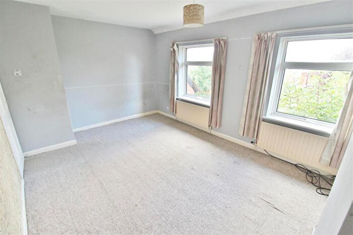 3 Bedroom End Of Terrace House For Sale In Signal Road, Grantham, NG31