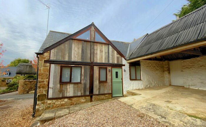 1 Bedroom Link Detached House To Rent In Mills Lane, Wroxton, Oxon, OX15