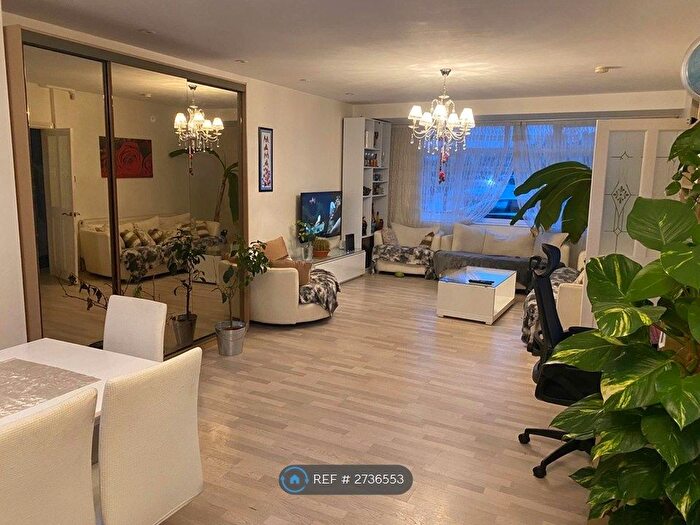 4 Bedroom Terraced House To Rent In Cedar Avenue, Enfield, EN3