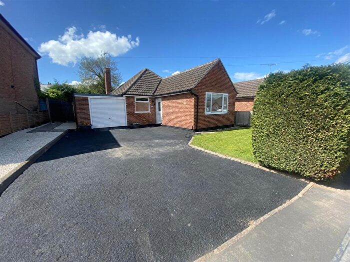 2 Bedroom Detached Bungalow To Rent In Brooklands Drive, Littleover, Derby, DE23
