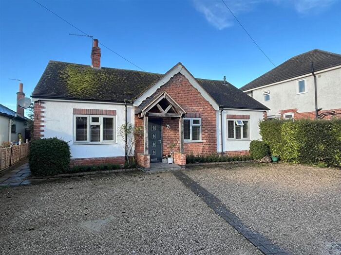4 Bedroom Detached Bungalow For Sale In Bitham Lane, Stretton, DE13