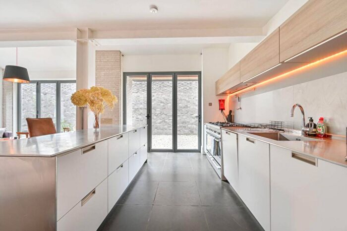 5 Bedroom House To Rent In Kings Road, Willesden, London, NW10