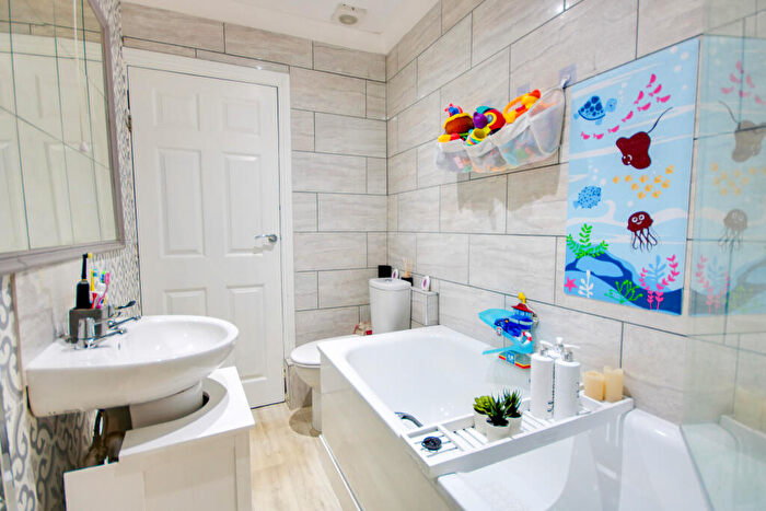 2 Bedroom Terraced House For Sale In Bitterne! Parking! Low Maitenance Rear Garden!, SO18