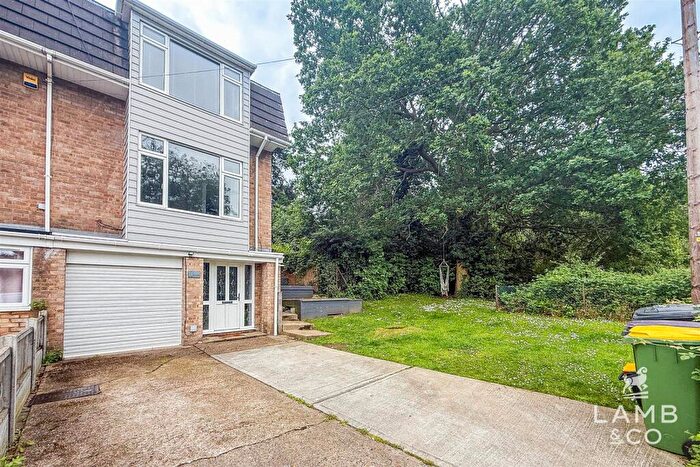 3 Bedroom Semi Detached House To Rent In Poyntens, Rayleigh, SS6