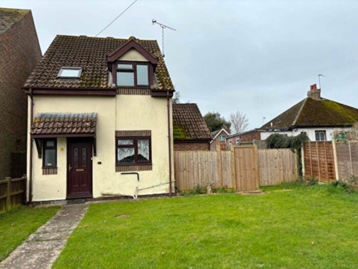 3 Bedroom Detached House To Rent In Beverley Close, Yapton, BN18