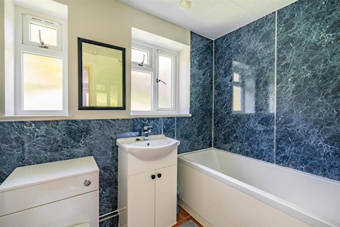 2 Bedroom Bungalow For Sale In Higher Street, Bridport, DT6