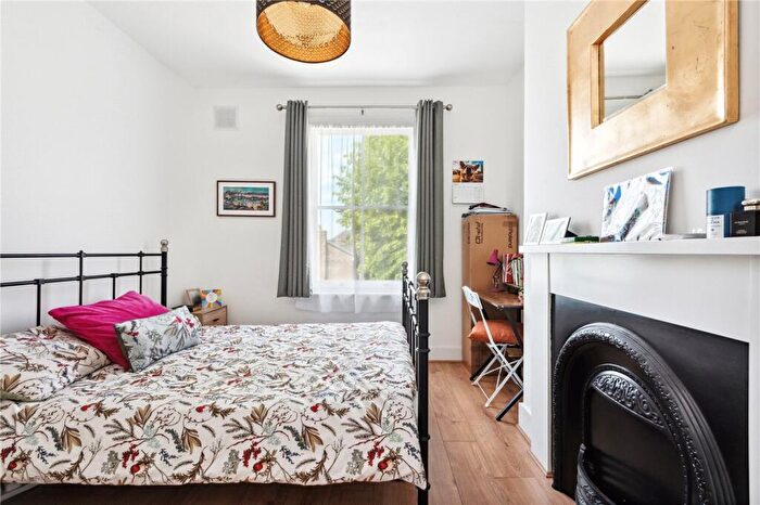 1 Bedroom Apartment To Rent In Abersham Road, London, E8