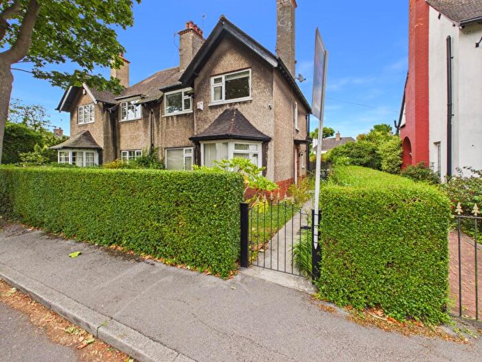3 Bedroom Semi-Detached House For Sale In Maytree Avenue, Hull, HU8