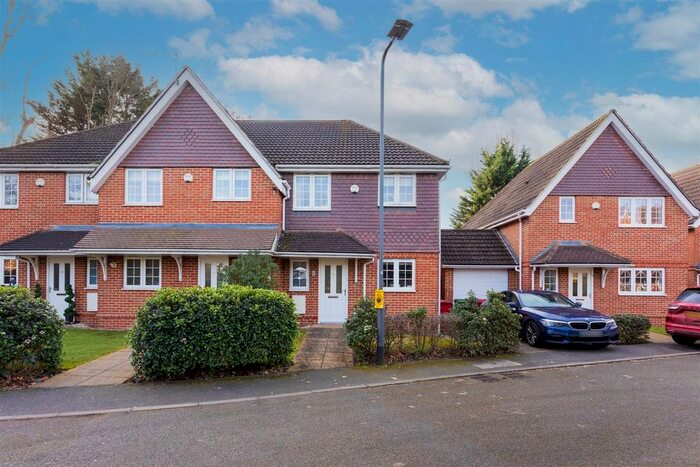 3 Bedroom End Of Terrace House To Rent In Berrington Mews, Cippenham, Slough, SL1