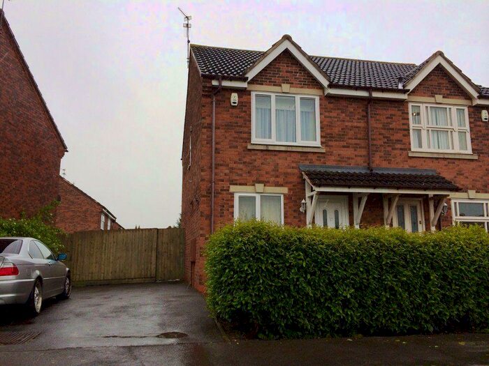 2 Bedroom House To Rent In Greeve Close, NN18