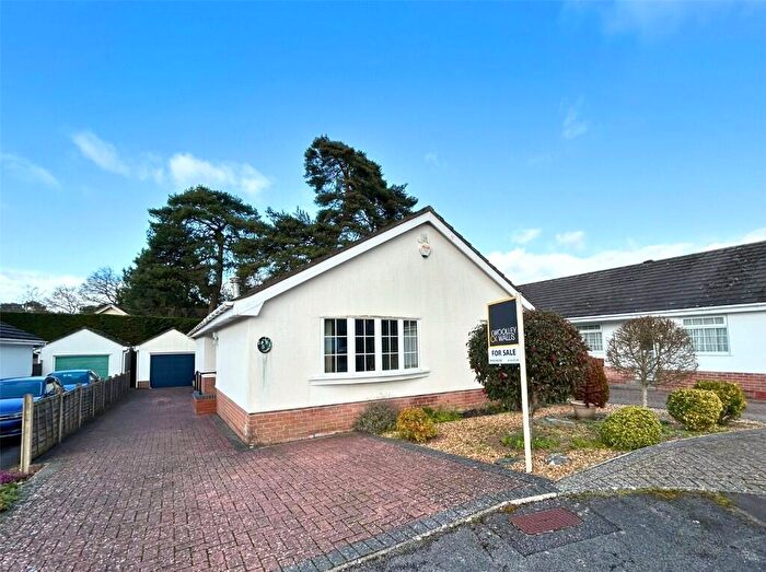 3 Bedroom Detached Bungalow For Sale In Pineholt Close, BH24