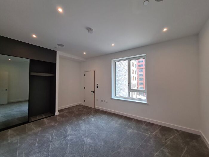 2 Bedroom Flat To Rent In New Tannery Way, London, SE1