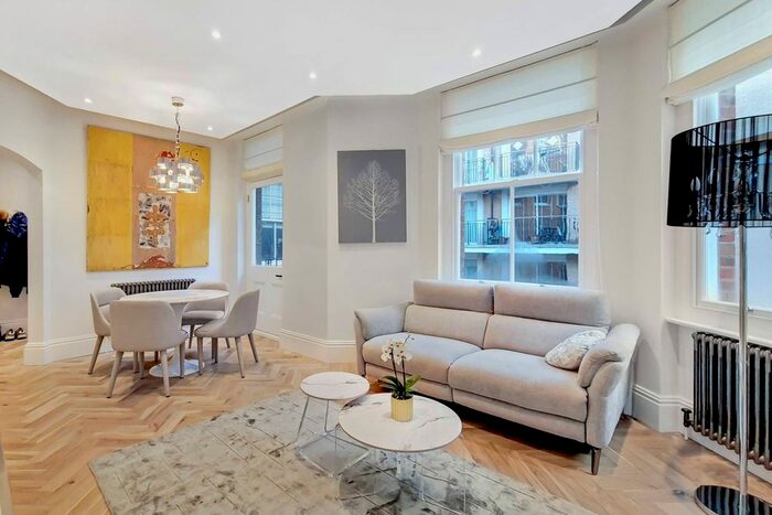 2 Bedroom Flat To Rent In Artillery Row, Westminster, London, SW1P