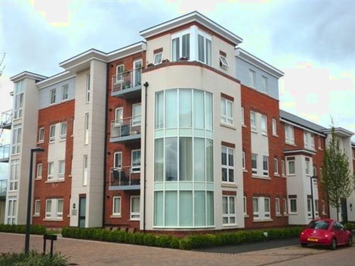 2 Bedroom Flat To Rent In Willow Court, Grebe Way, Maidenhead, Berkshire, SL6