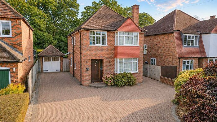 4 Bedroom Detached House For Sale In Leopold Avenue, Farnborough, GU14