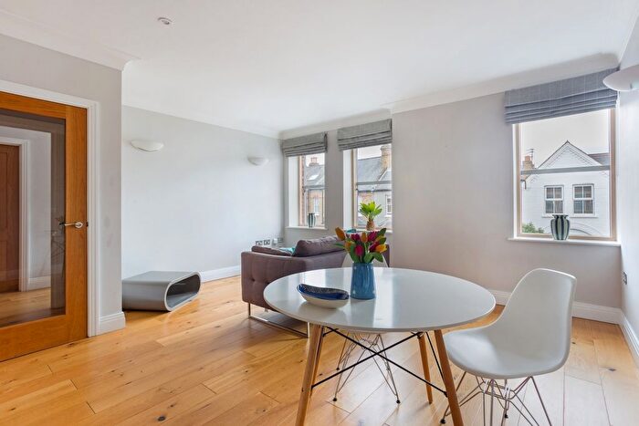 1 Bedroom Flat To Rent In Frances Road, Windsor, SL4