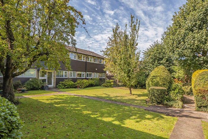 2 Bedroom Apartment To Rent In Park Gate, Finchley, N2