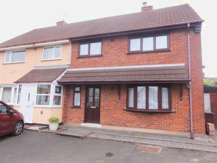 3 Bedroom Semi-Detached House To Rent In Kelsall Close, Wolverhampton, WV1