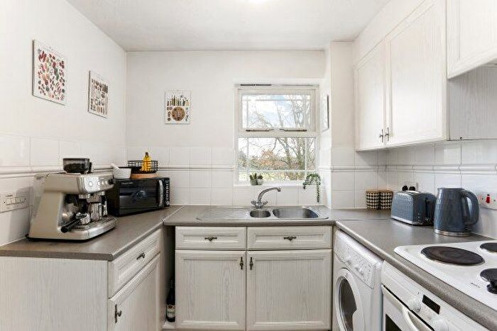 2 Bedroom Flat To Rent In John Archer Way, Wandsworth, SW18