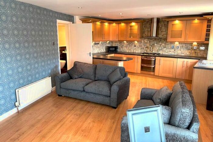 3 Bedroom Flat To Rent In Middlesex Gardens, Kinning Park, Glasgow, G41