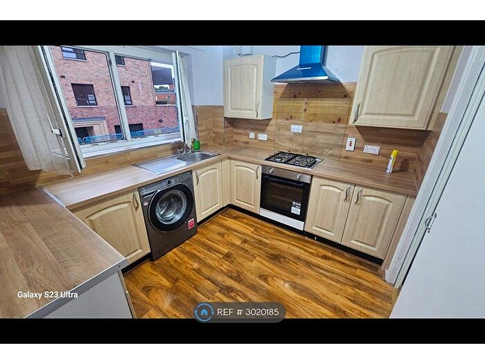 1 Bedroom Flat To Rent In Vandome Close, London, E16
