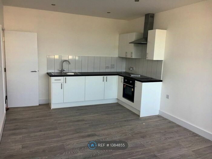 1 Bedroom Flat To Rent In Brackenwood House, Hampshire, RG22