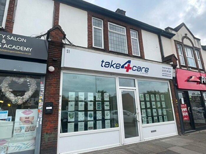 3 Bedroom Flat To Rent In Lodge Lane, Grays, RM17