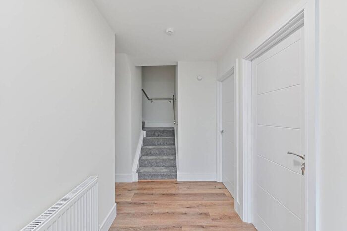 8 Bedroom Detached House For Sale In Kingslyn Crescent, Crystal Palace, London, SE19