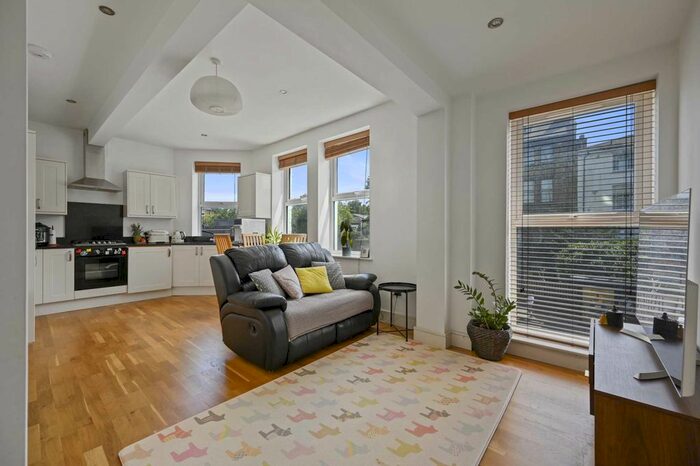 2 Bedroom Flat To Rent In Fortess Road, Kentish Town, NW5