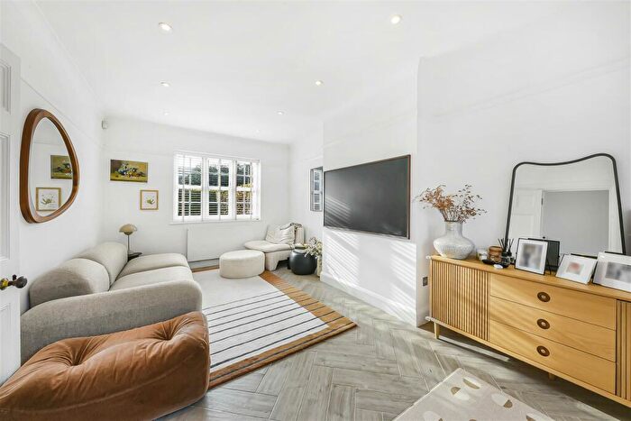 4 Bedroom Terraced House To Rent In Temple Fortune Lane, Hampstead Garden Suburb, NW11
