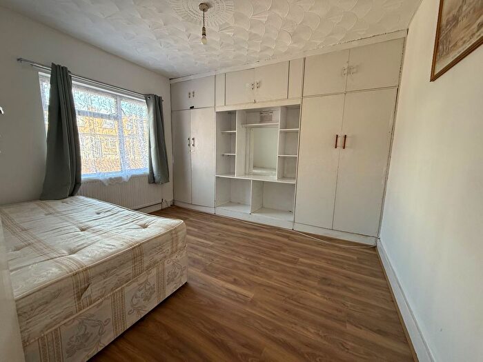 1 Bedroom Flat To Rent In Herbert Road, UB1