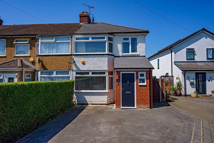 3 Bedroom End Of Terrace House To Rent In Holme Close, Hatfield, AL10