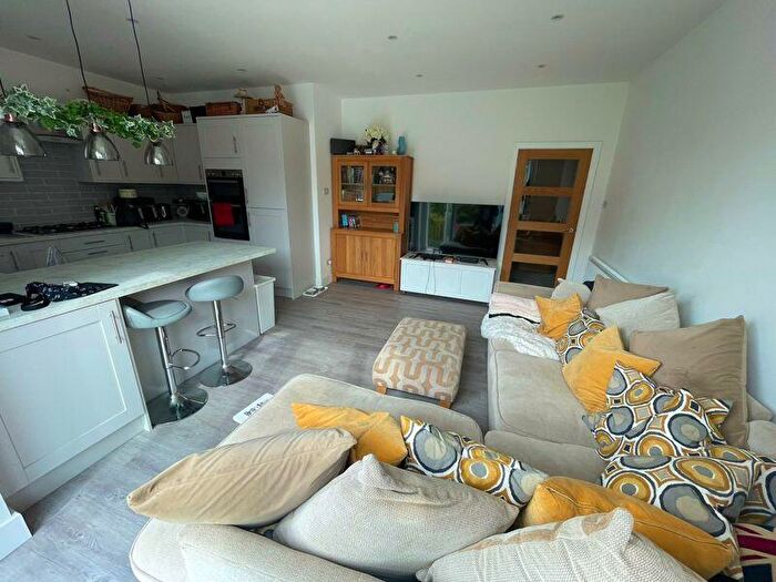 2 Bedroom Flat To Rent In Spacious Two Bedroom Ground Floor Flat - South Facing Garden, BH5
