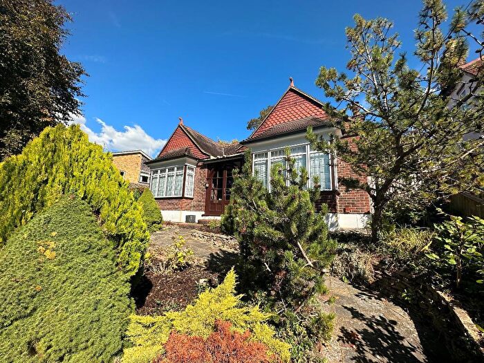 3 Bedroom Bungalow For Sale In Purley Oaks Road, South Croydon, Surrey, CR2
