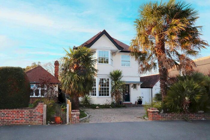 5 Bedroom Detached House To Rent In Lynton Road, New Malden, KT3