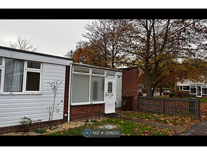 2 Bedroom Bungalow To Rent In Kyetop Walk, Gillingham, ME8